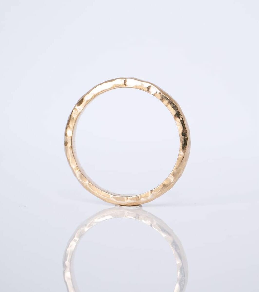 18K HAMMERED RING